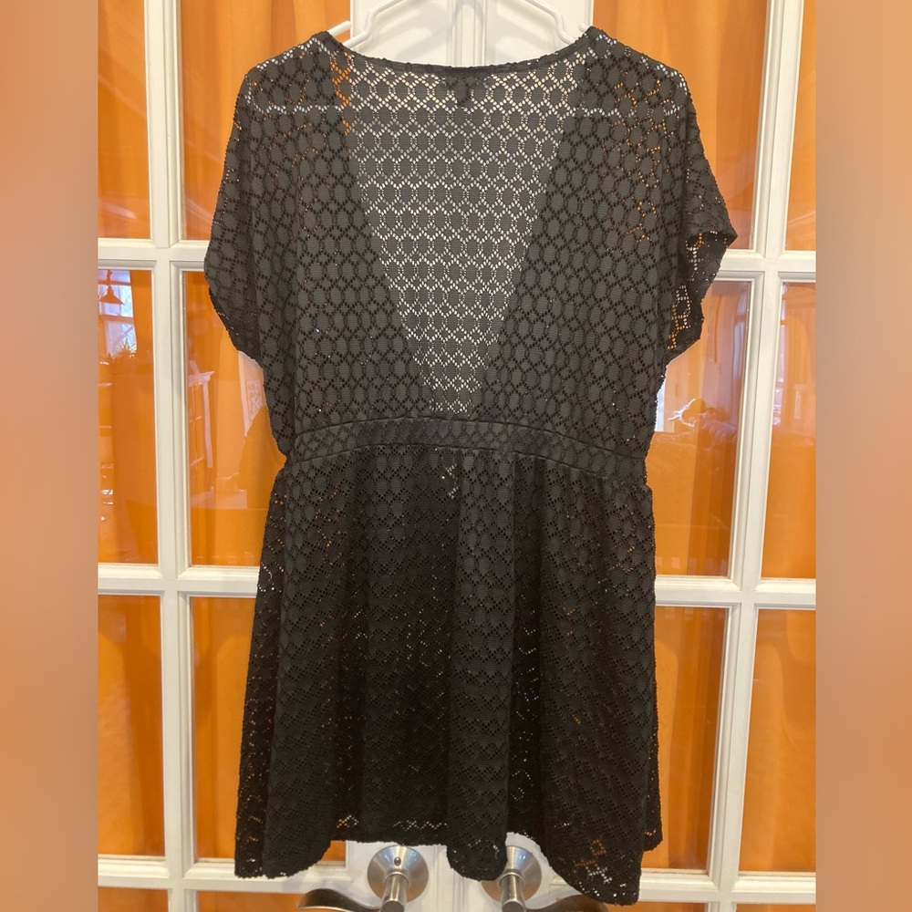 J. Valdi, black XL swim coverup, with plunging neckline, in VGUC - Picture 4 of 9